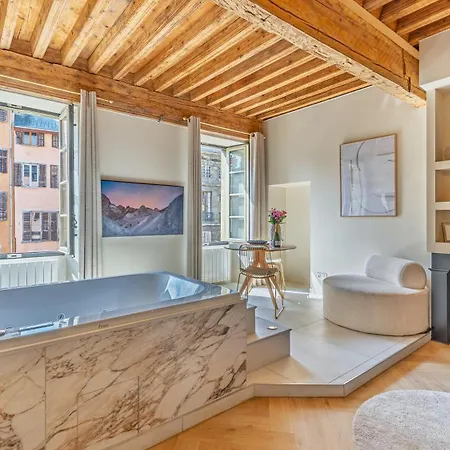 Pure Haven, Luxury And Suite, Old Lejlighed