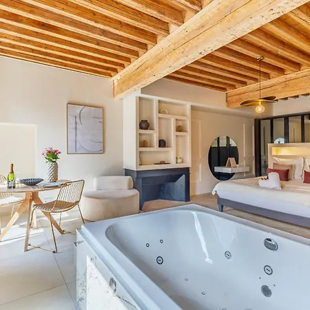 Pure Haven, Luxury And Suite, Old Chambéry